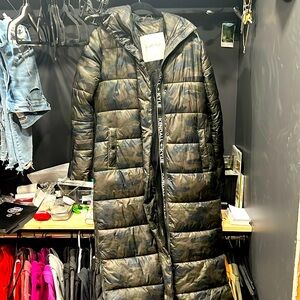 Kendall & Kylie Camo puffer Long line Jacket